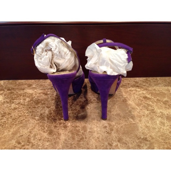 BADGLEY MISCHKA PURPLE SUEDE PEEP TOE HEEL - Picture 3 of 7